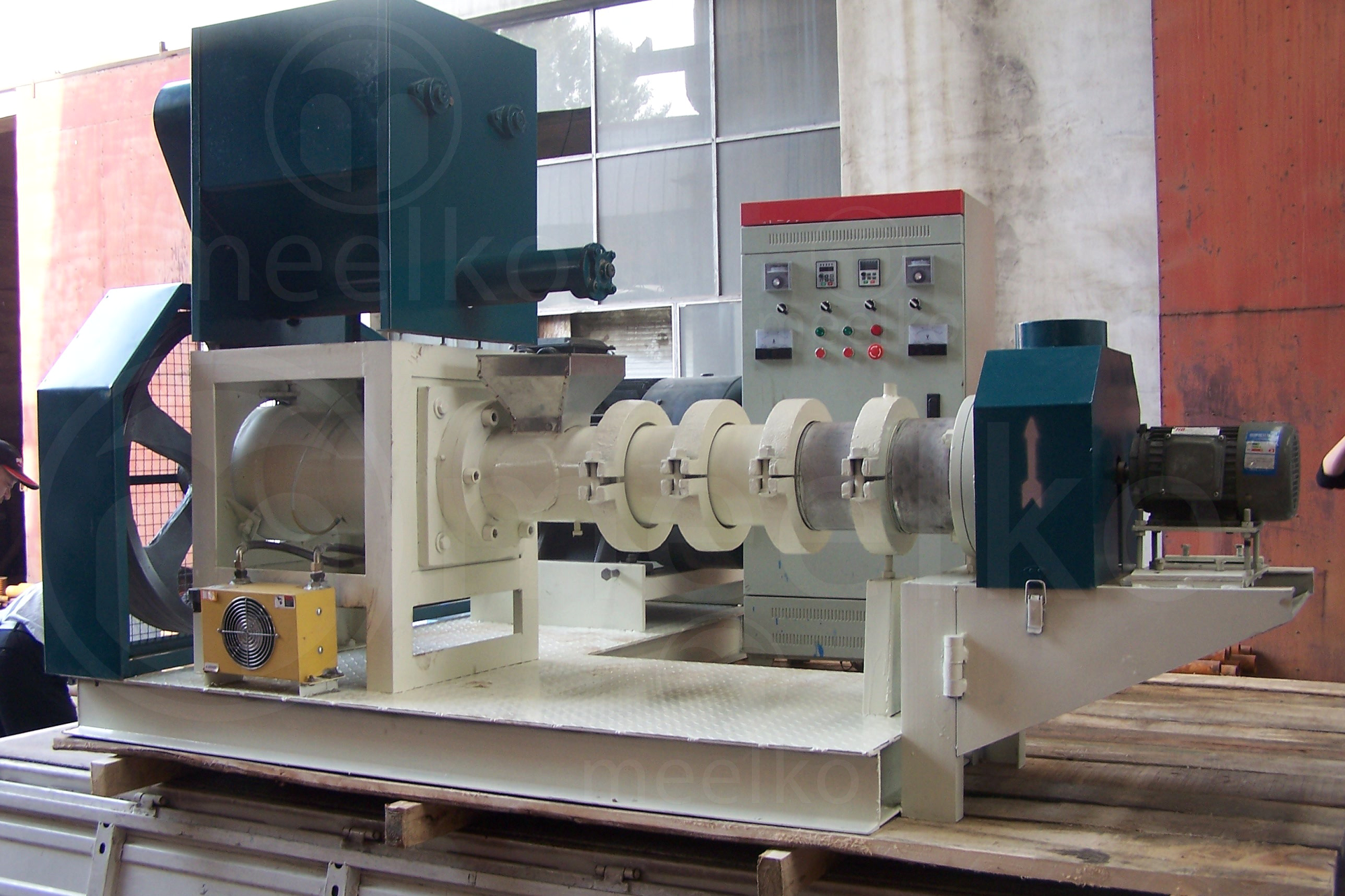 Imagen del producto Extrusora de Alimento para Gatos MKED135B, 700-800 kg/h - Meelko